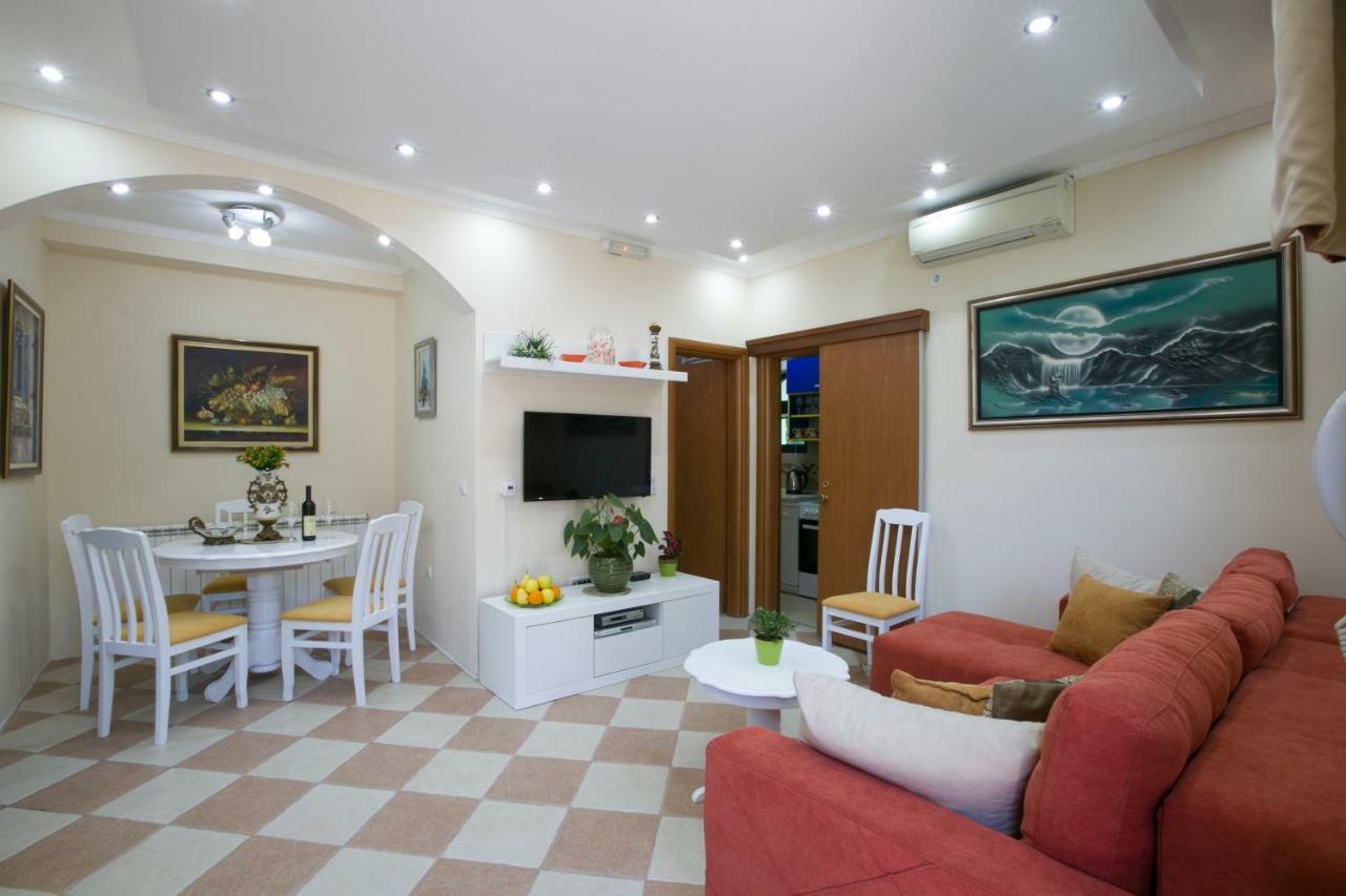Apartments Holiday Lux 苏托莫雷 外观 照片
